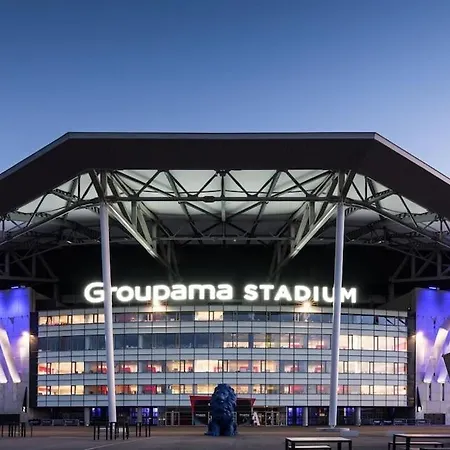 Apartment Prive Et Calme Eurexpo Groupama Stadium Tram Parking Terasse